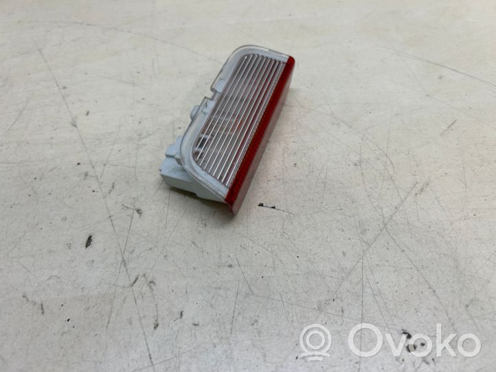 Porsche Cayenne (92A) Luce interna per portiera anteriore 1K0947411A