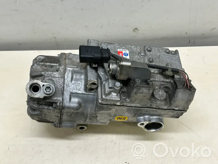 Volkswagen Touareg II Compressore aria condizionata (A/C) (pompa) 7P0820803H