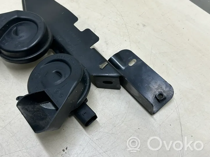 Audi Q7 4L Supporto/staffa del clacson 4L0951229A