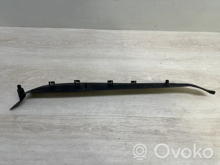 Volkswagen Touareg II Rivestimento dell’estremità del parafango 7P6821111B