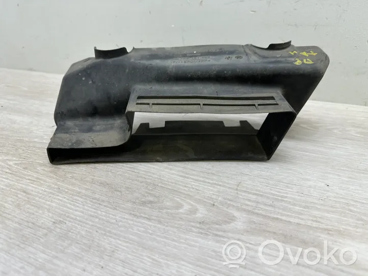 Volkswagen Touareg II Déflecteur d'air de radiateur de refroidissement 7P6121396