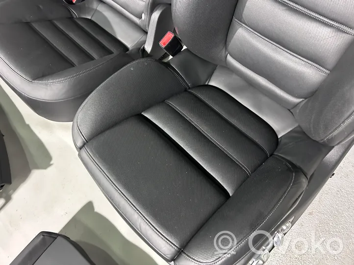 Porsche Cayenne (92A) Conjunto de molduras de la puertas y los asientos 7P5857003B