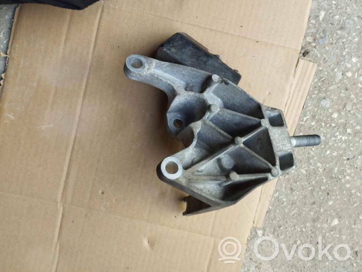 Ford Mondeo MK IV Supporto di montaggio scatola del cambio 