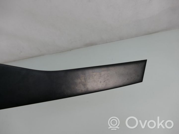 Nissan Almera Tino Rivestimento modanatura del vetro della portiera posteriore 822914U010