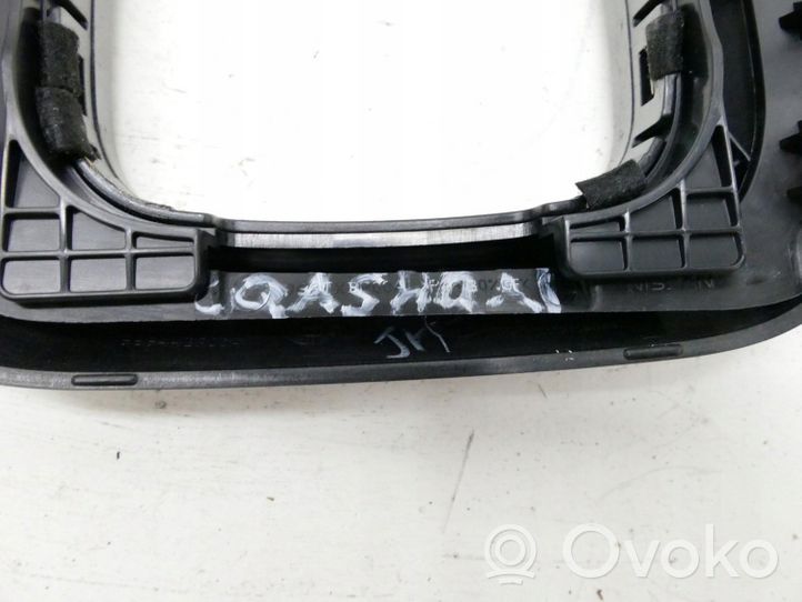 Nissan Qashqai Contour de levier de vitesses 