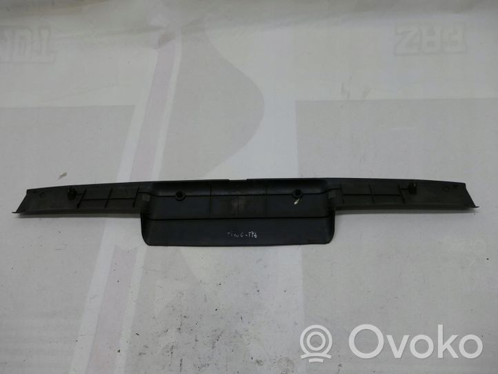 Nissan Almera Tino Kita bagažinės apdailos detalė 90904BU000