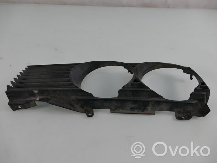 BMW 7 E32 Rivestimento sotto il faro/fanale 1938426