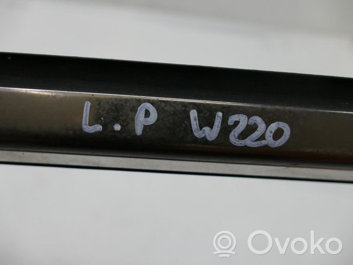 Mercedes-Benz S W220 Etuoven lasin muotolista 