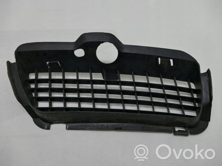 Volkswagen Golf III Grille inférieure de pare-chocs avant 1H6853665