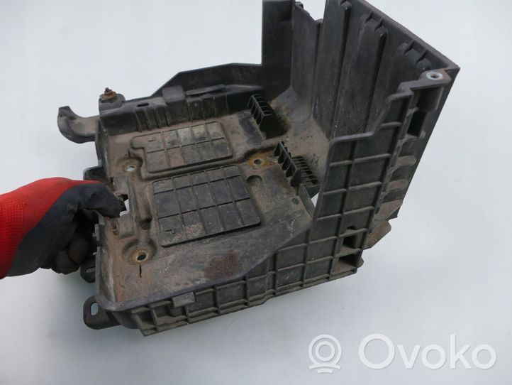 Renault Scenic II -  Grand scenic II Boîte de batterie 8200467409