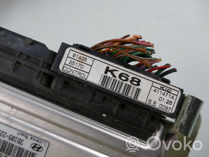 Hyundai Accent Calculateur moteur ECU 3910922527