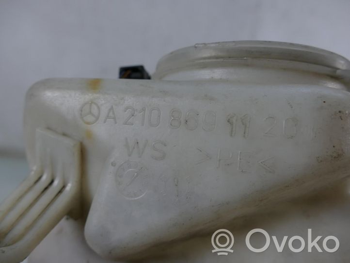 Mercedes-Benz E W210 Réservoir de liquide lave-glace A2108691120