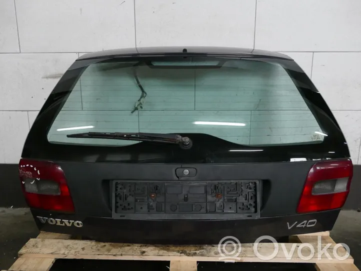 Volvo S40, V40 Lava-auton perälauta 