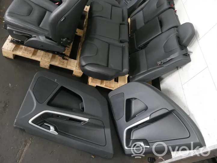 Volvo XC60 Set di rivestimento sedili e portiere 