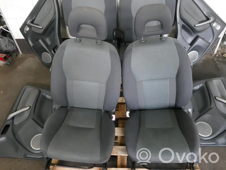 Toyota RAV 4 (XA20) Fotele / Kanapa / Boczki / Komplet 