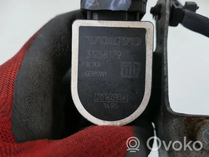 Volvo XC60 Czujnik poziomowania zawieszenia osi przedniej 31258179