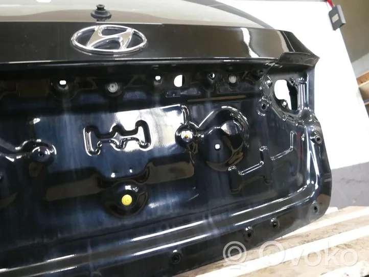 Hyundai i40 Lava-auton perälauta 