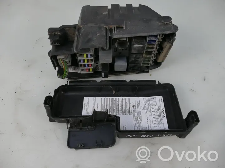 Volvo XC90 Skrzynka bezpieczników / Komplet 