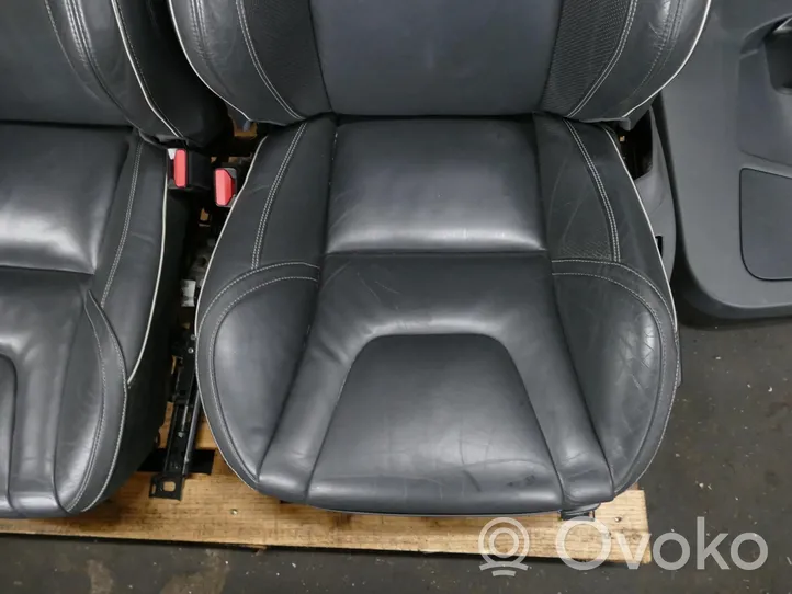 Volvo XC60 Fotele / Kanapa / Boczki / Komplet 
