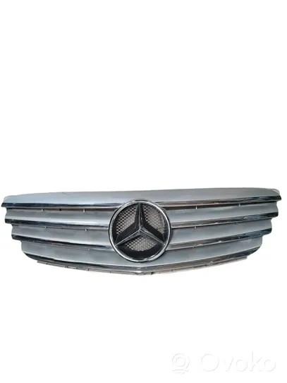 Mercedes-Benz A W169 Крышка двигателя (отделка) A1698800783