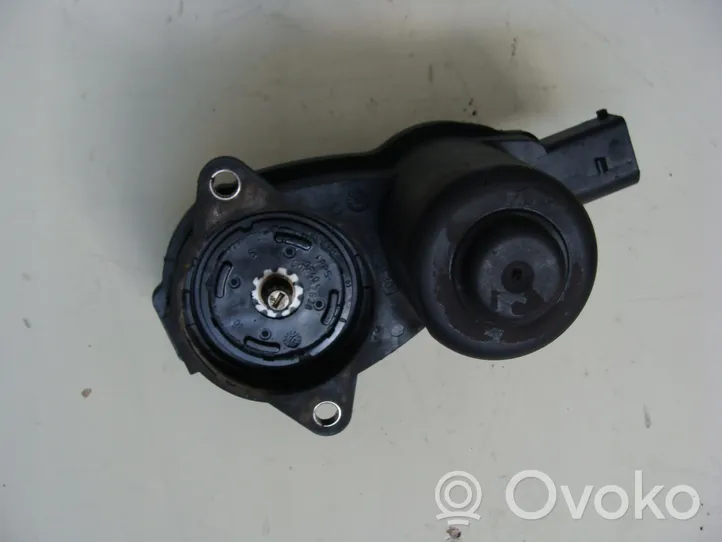 Audi Q5 SQ5 Rankinio varikliukas 32347485C