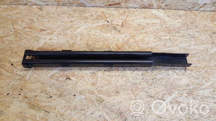 Opel Zafira A Cache garniture rail de siège arrière 2408200435