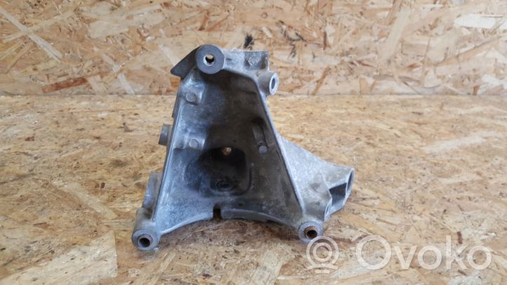 Volvo S80 Staffa di montaggio del compressore dell’A/C 6G9N19D624BC