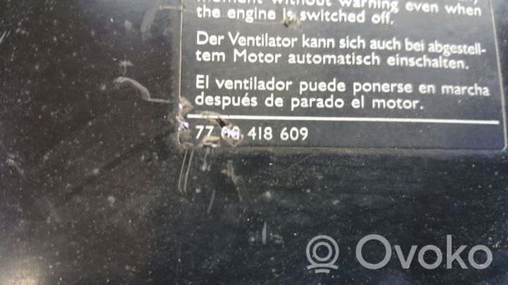 Renault Laguna II Viršutinė dalis radiatorių panelės (televizoriaus) 257245G