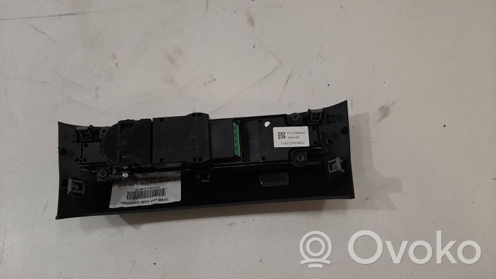 Volvo S60 Console centrale, commande de multimédia l'unité principale 31398845