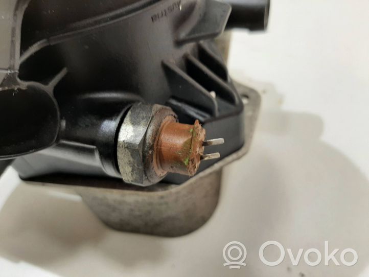 Volkswagen Golf VII Mocowanie / uchwyt filtra oleju 03N117021