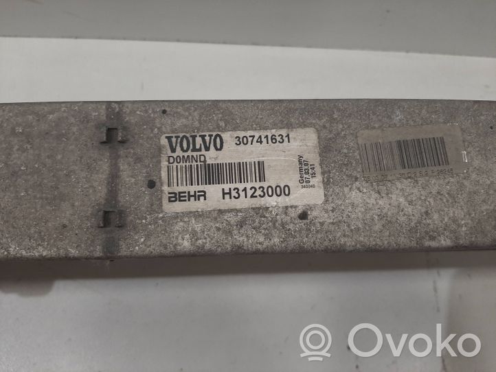 Volvo V50 Välijäähdyttimen jäähdytin 30741631