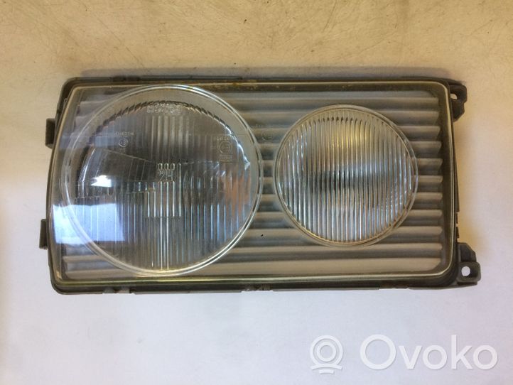 Mercedes-Benz W123 Lampa przednia 1305235050