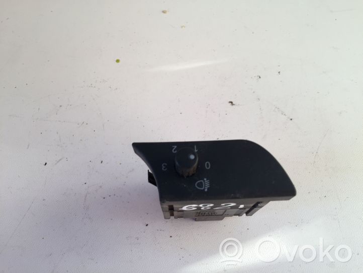 Audi A4 S4 B7 8E 8H Interruttore di regolazione livello altezza dei fari 8E2919094