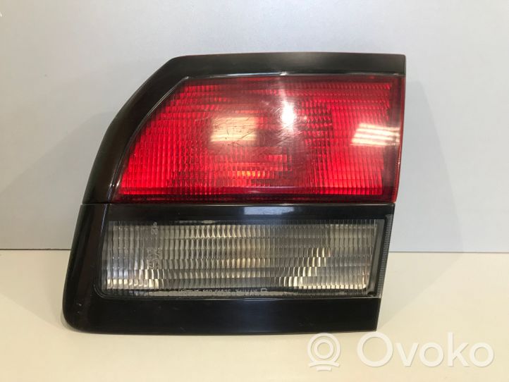 Mazda 626 Luci posteriori del portellone del bagagliaio 13261825