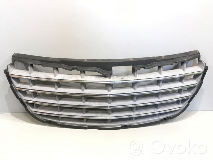 Chrysler Pacifica Etupuskurin ylempi jäähdytinsäleikkö 04857626AA