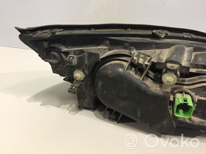 Ford Mondeo Mk III Lampa przednia 0301174205