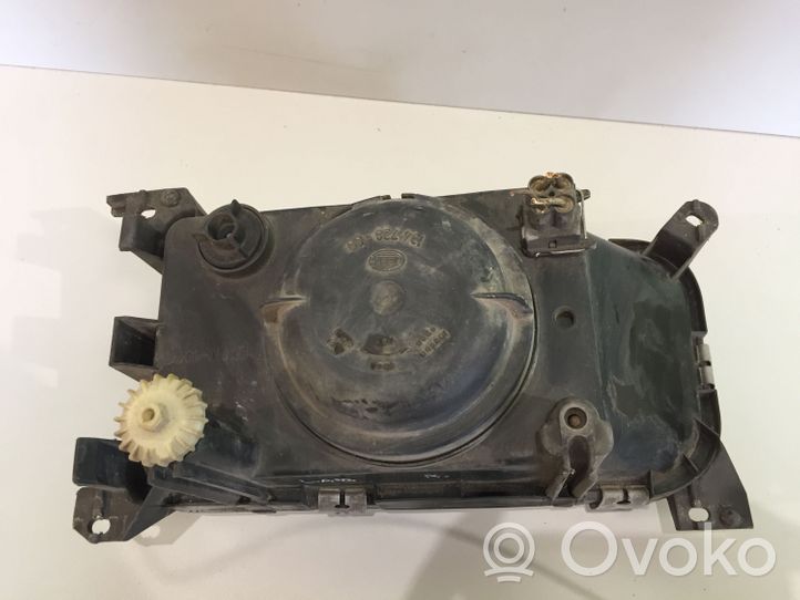 Volkswagen PASSAT B3 Lampa przednia 13348000