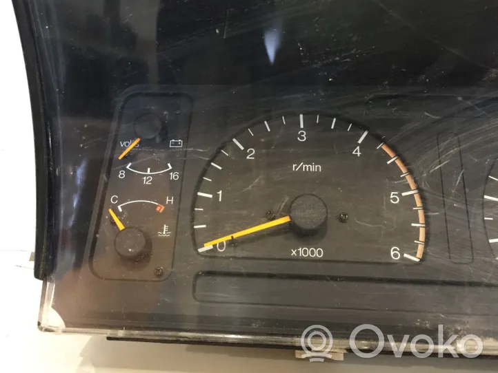 Opel Monterey Speedometer (instrument cluster) 8970881011