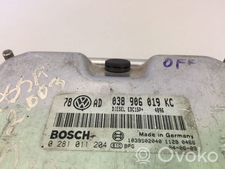 Volkswagen PASSAT B5.5 Dzinēja vadības bloks 038906019KC
