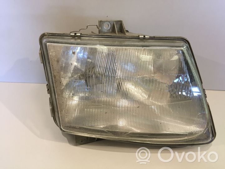 Mercedes-Benz Vito Viano W638 Lampa przednia 