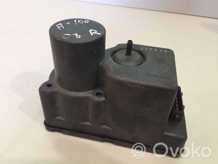 Audi 100 200 5000 C3 Keskuslukituksen alipainepumppu 443862257H