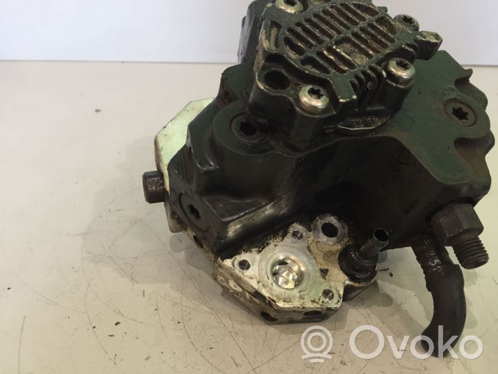 Volvo V70 Polttoaineen ruiskutuksen suurpainepumppu 8689590