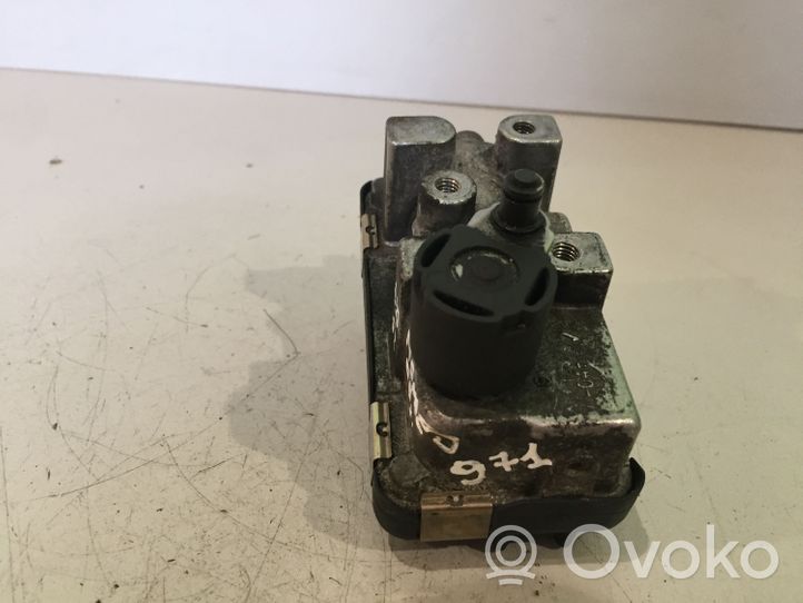 Ford Mondeo MK IV Attuatore di controllo della turbina elettrica 6NW008412