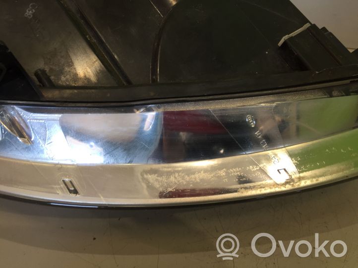 Volkswagen Golf V Lampa przednia 1K6941005Q