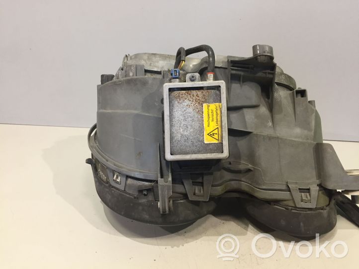 Mercedes-Benz E W210 Lampa przednia 144869