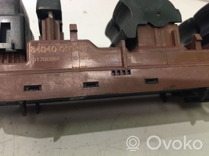 Toyota Avensis T270 Interruptor del elevalunas eléctrico 8404005040