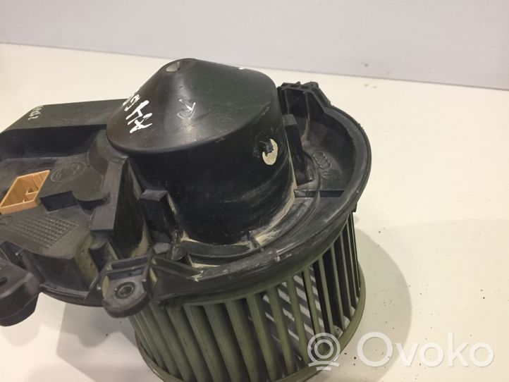 Audi A4 S4 B5 8D Ventola riscaldamento/ventilatore abitacolo 8D1820021