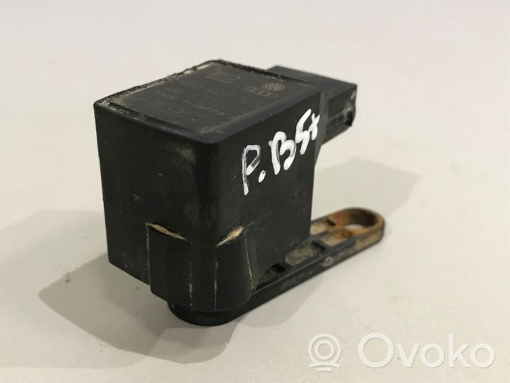 Volkswagen PASSAT B5.5 Sensore di livello faro/fanale 4B0907503