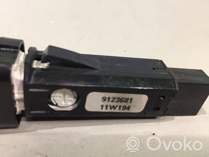 Volvo V60 Hazard light switch 9123681