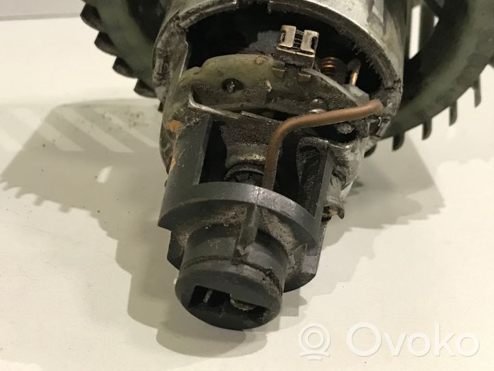 Audi A6 S6 C4 4A Ventola riscaldamento/ventilatore abitacolo 0130111162